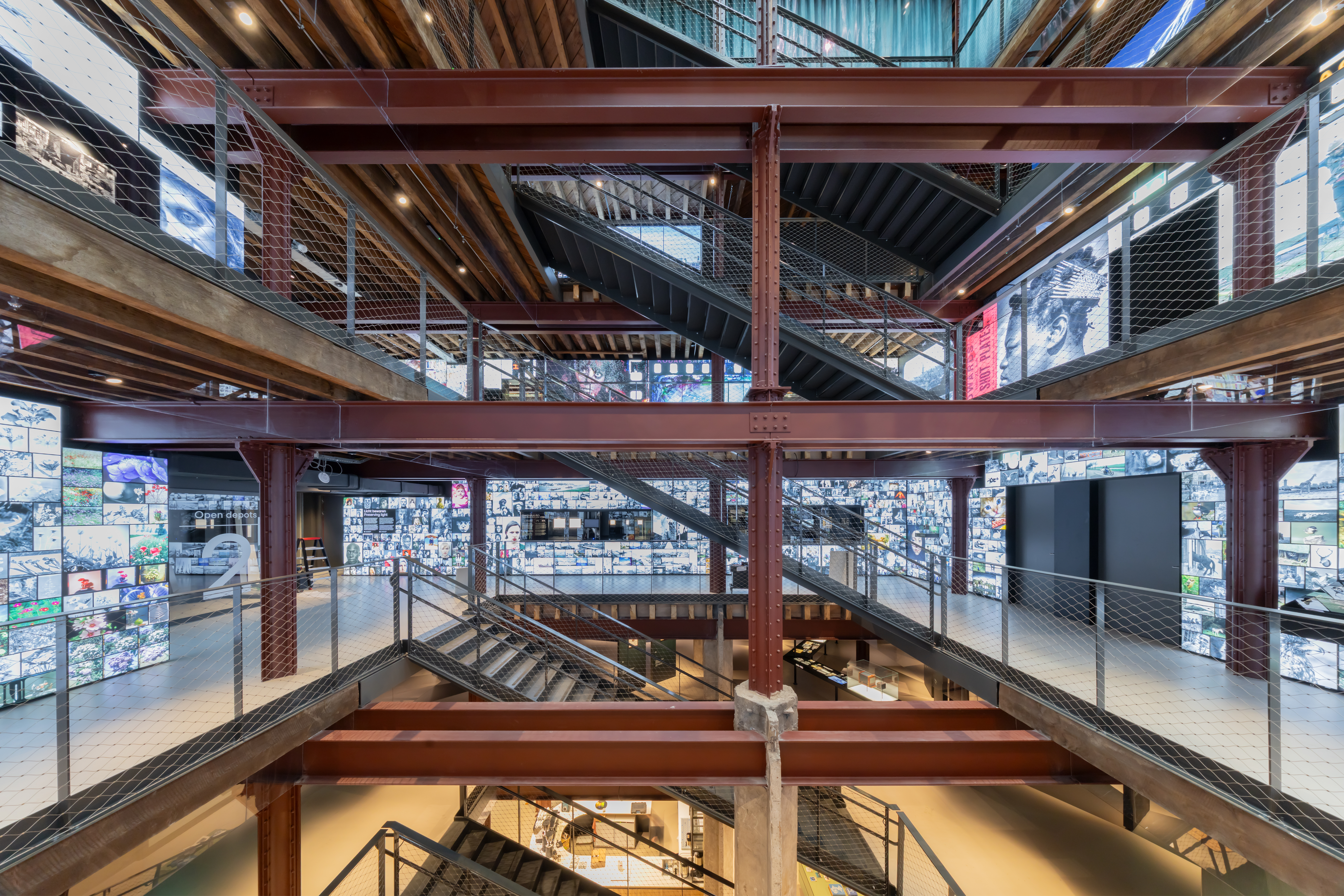 Nederlands Fotomuseum, vide atrium